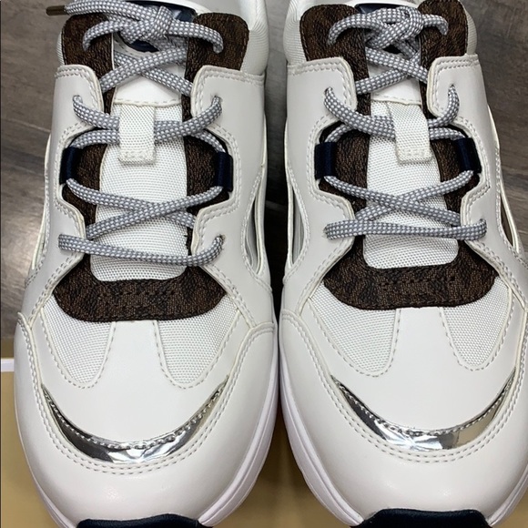 MICHAEL KORS OCTAVIA TRAINER NAPPA PU OPTIC WHITE - Picture 15 of 16